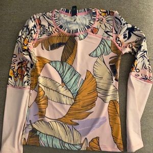 Maaji rash guard size 8